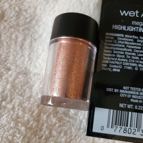 NEW Bundle of 3 Wet n Wild Profusion Highlighter Pigment - Picture 5 of 7